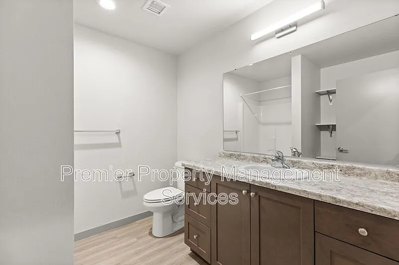 Studio, 1.0 bath, 534 sqft, $975 — Photo 3