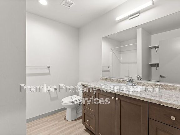3rd image of 1127 Alderson Ave Unit 206