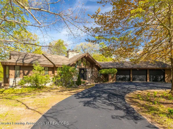 4268 Sugar Maple Ln, Okemos, MI 48864