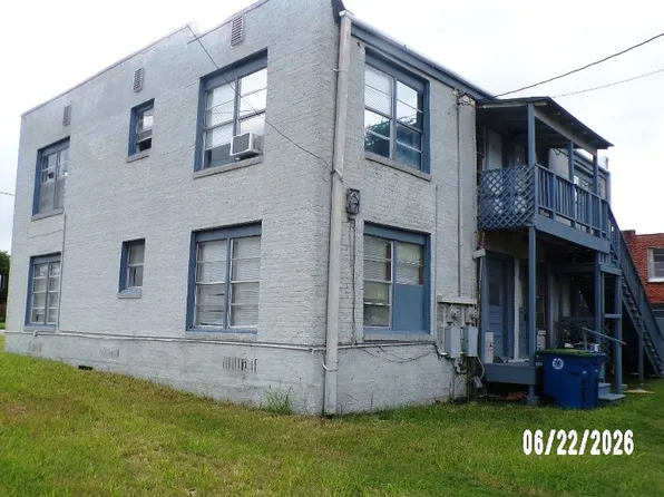 700 N Washington St APT 4, Beeville, TX 78102