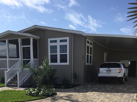 2nd image of 206 Arbor Ln