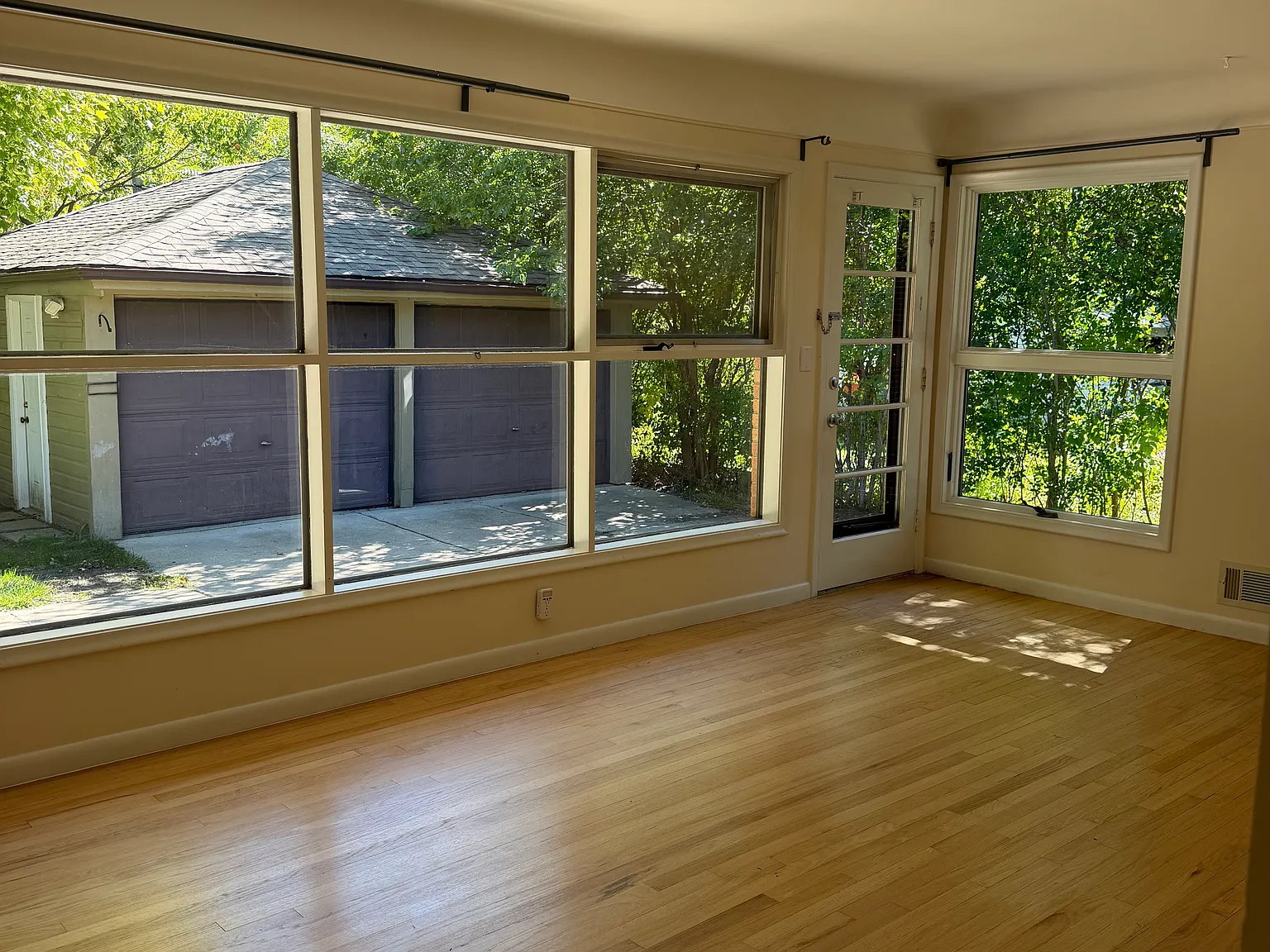 3 bed, 1.5 bath, 1200 sqft, $2,650 — Photo 4