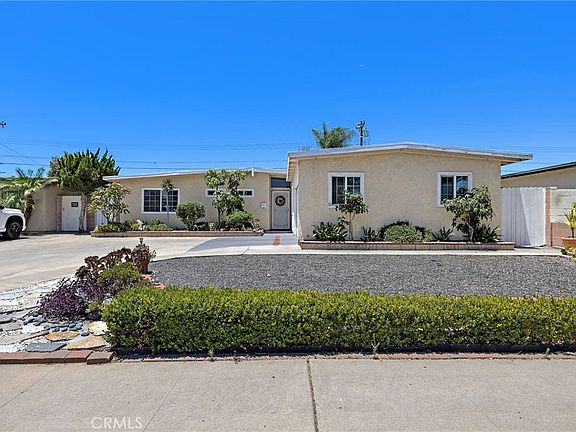 2nd image of 8407 Locust Dr