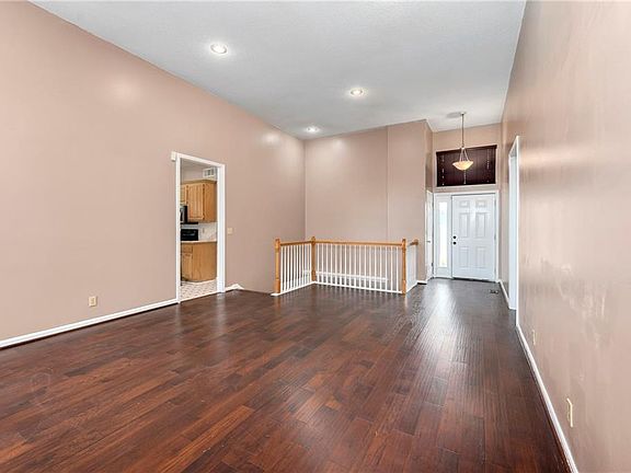 5th image of 11725 Forest Ct