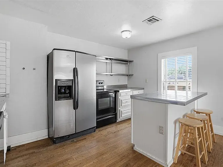 502 S West St #B — Photo 10