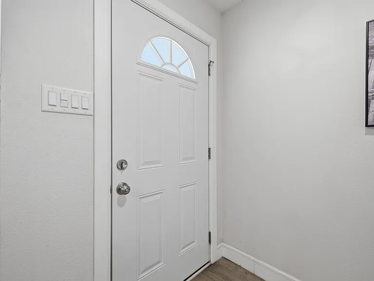 2204 Ash Crescent St #2204 — Photo 23