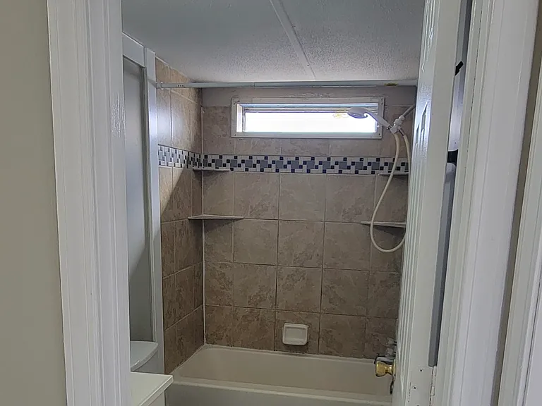 115 Linden Ln — Photo 15