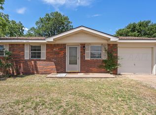 407 N 5th St, Vega, TX 79092