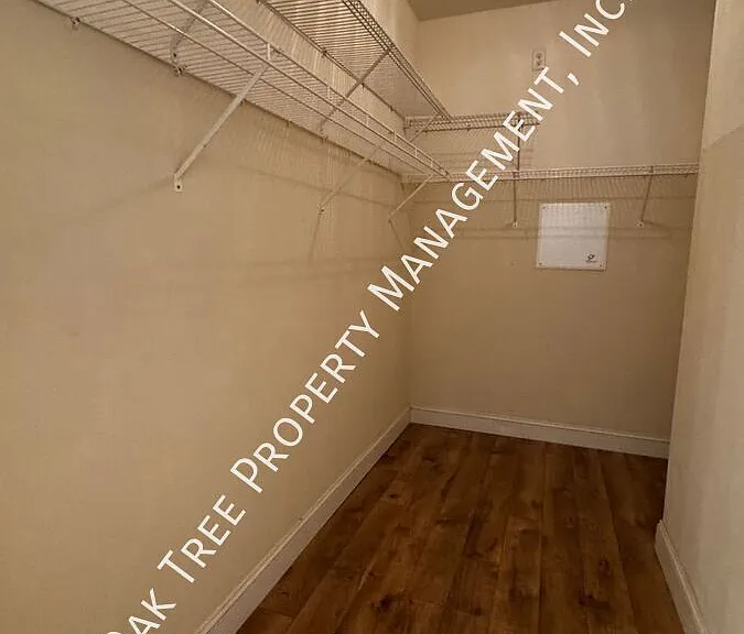 679 W Lisbon Ln — Photo 15