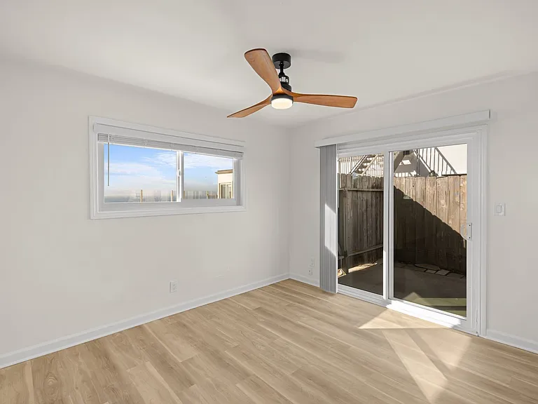 330 W I St — Photo 109