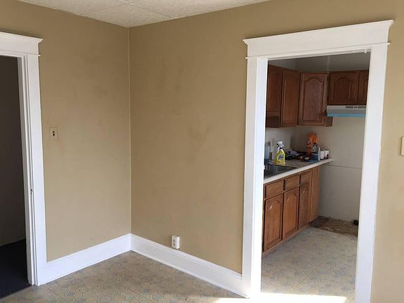2nd image of 316 E Main St APT D