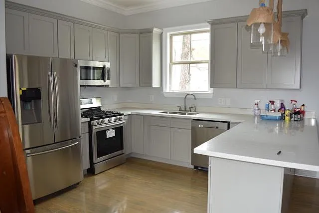 3 bed, 2.5 bath, 2000 sqft, $2,150 — Photo 2