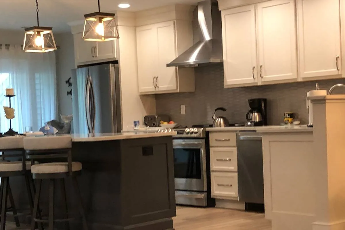 3 bed, 2.5 bath, 2000 sqft, $2,300 — Photo 3