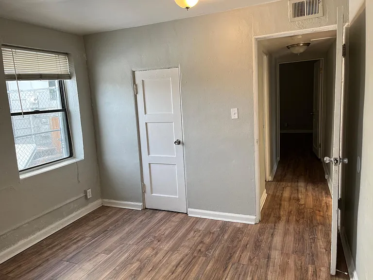 1350 Kingston St #1 — Photo 5