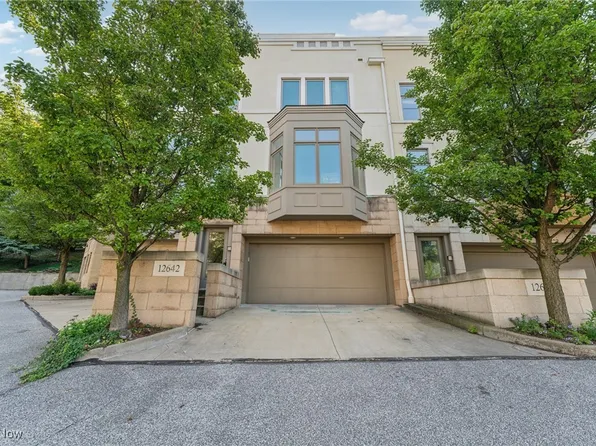 12642 Mayfield Rd, Cleveland Heights, OH 44106