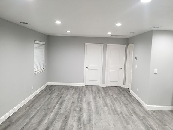 4th image of 2473 Roslyn Ct #2