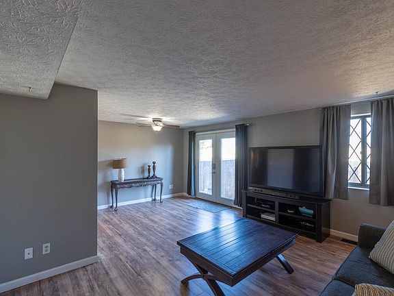3rd image of 7569 Chateau Ct #258