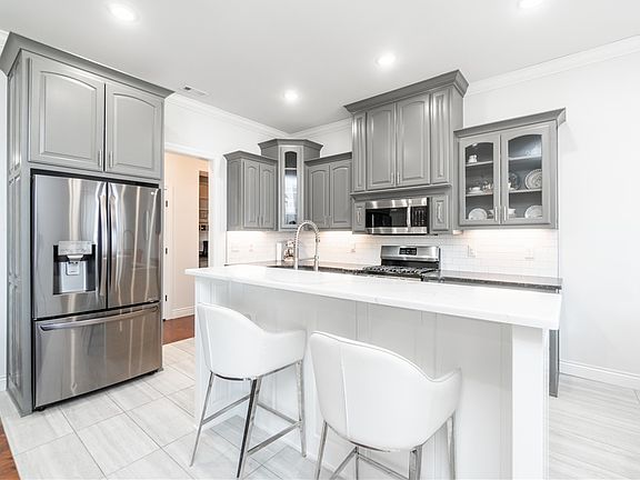 4th image of 850 Bob Glen Cir