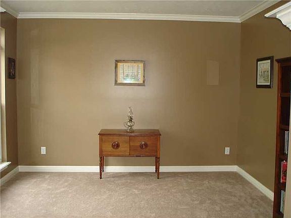 3rd image of 10411 Meadow Lake Dr