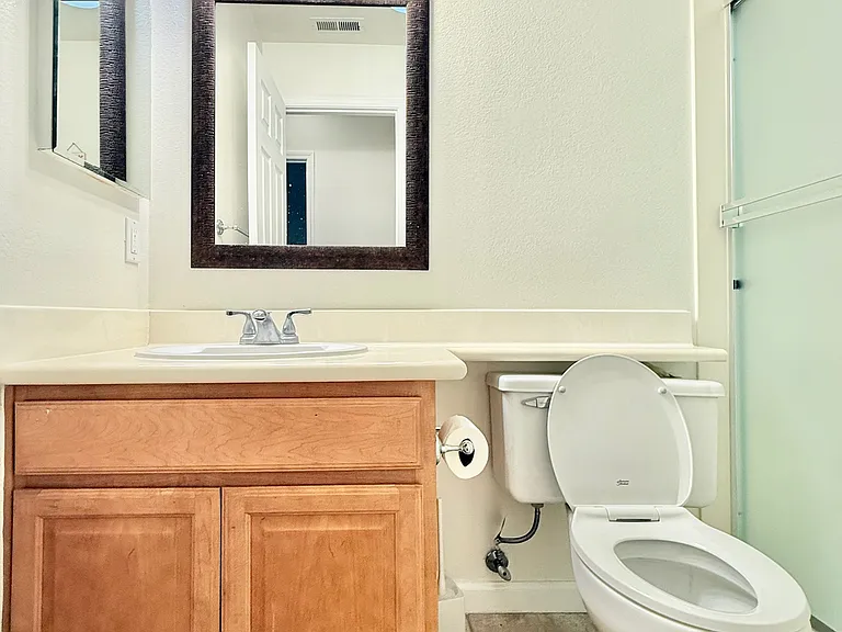 863 Dederick Ct — Photo 33