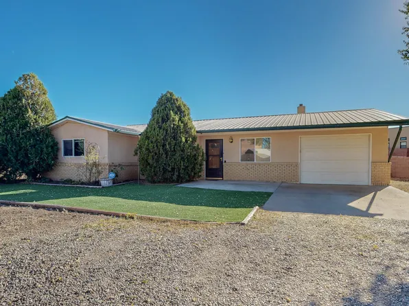 1104 Harrison Rd, Santa Fe, NM 87507