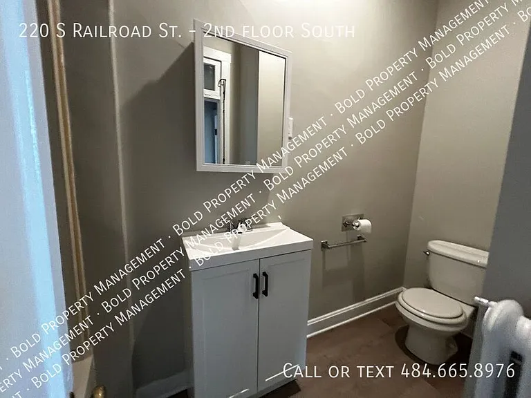 220 S Railroad St #2 — Photo 7