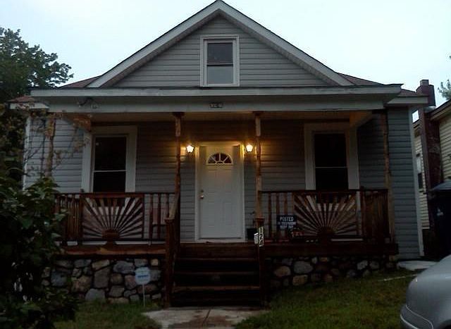 1st image of 124 10 1/2 St SE