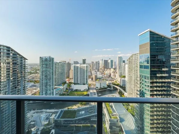 45 SW 9th St APT 4401, Miami, FL 33130