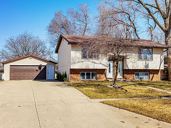 2nd image of 615-617 Ken Maril Rd