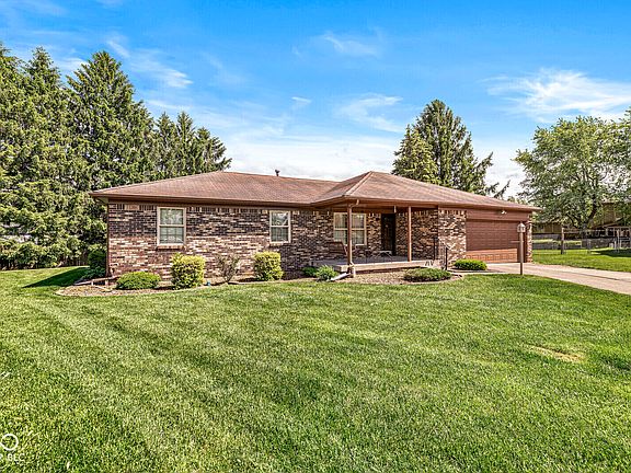 3rd image of 3333 Maple Ridge Ct