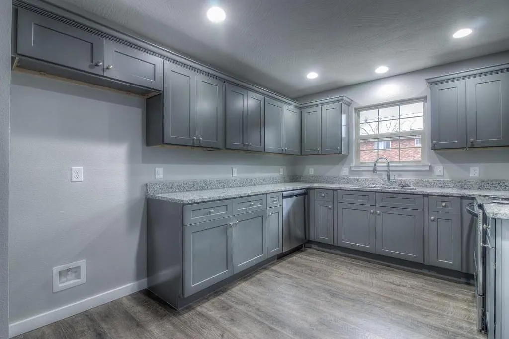 3 bed, 1250 sqft, $1,550 — Photo 3