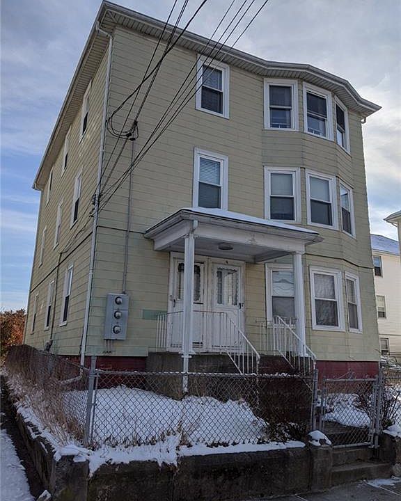 9 Phoenix St, Central Falls, RI 02863 Zillow