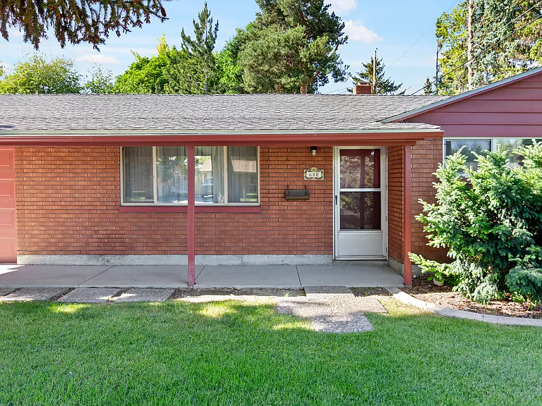 680 Borah Ave — Photo 4