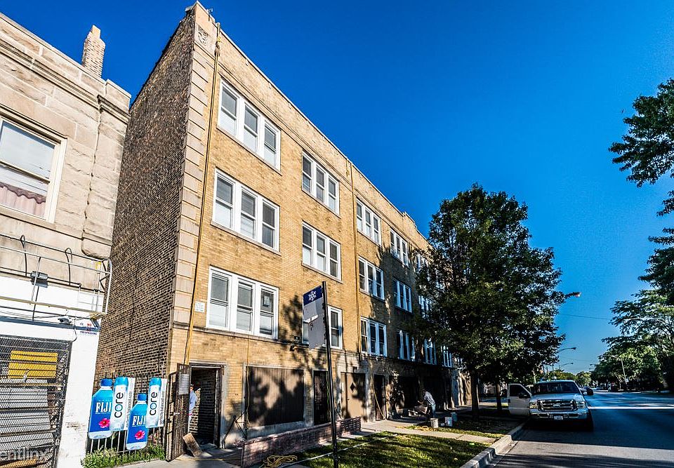 400 S Laramie Ave Apartments Chicago Exterior_01