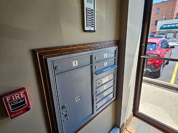 5th image of 64 New St APT 5