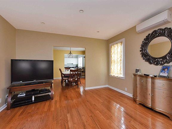 2nd image of 14-11 115th St