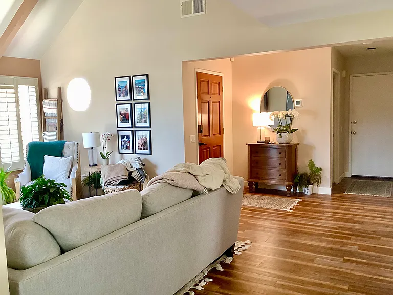 1940 Rosewood St — Photo 8
