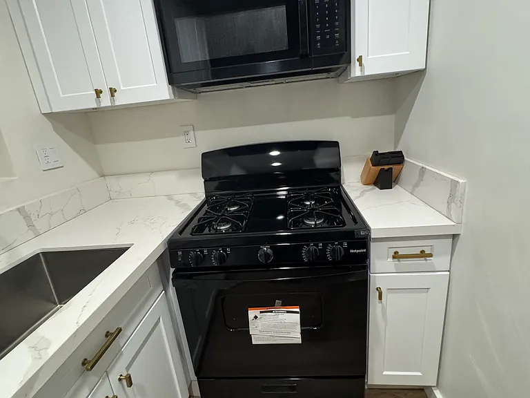 2861 Cedar Ave #A — Photo 17