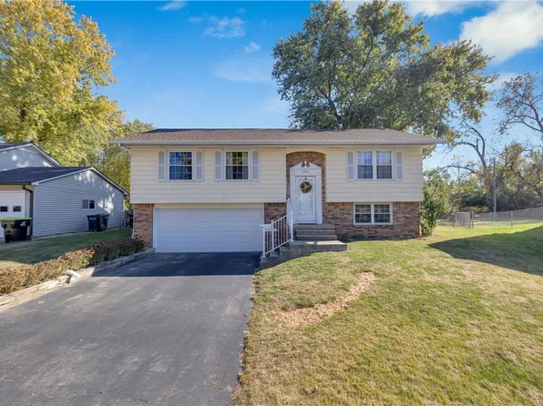 2488 S Fontaine Dr, Decatur, IL 62521
