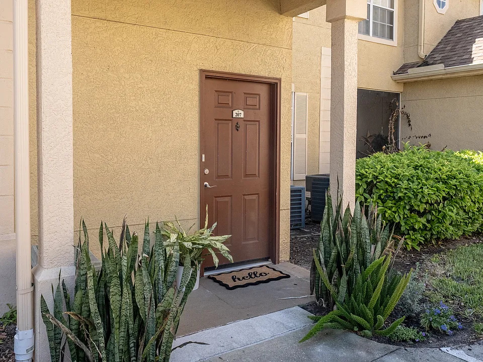 839 Grand Regency Point #207