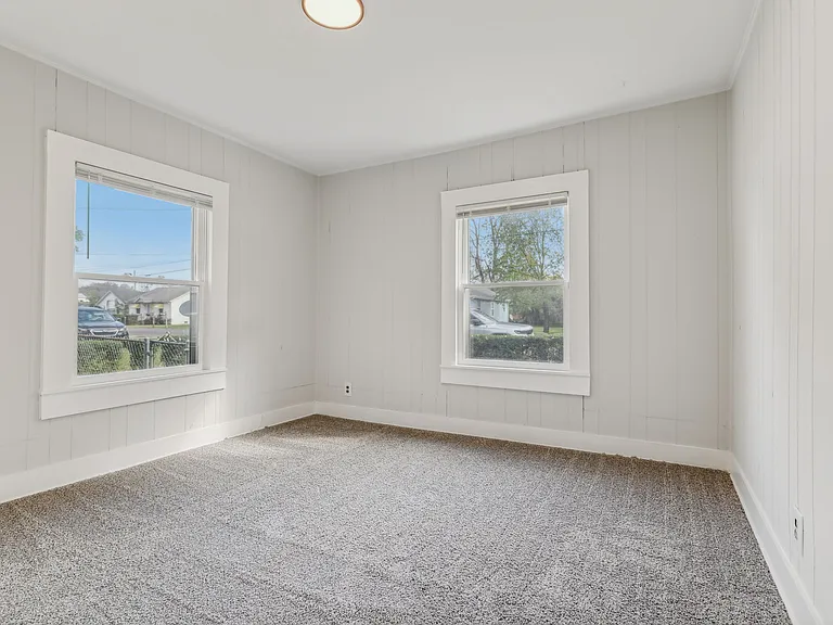 616 Carver Ave — Photo 10