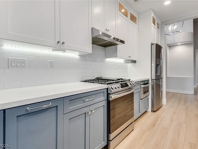 2508 Sandilands Dr — Photo 16
