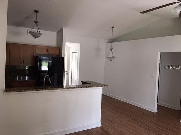 4th image of 1016 Cranberry Dr