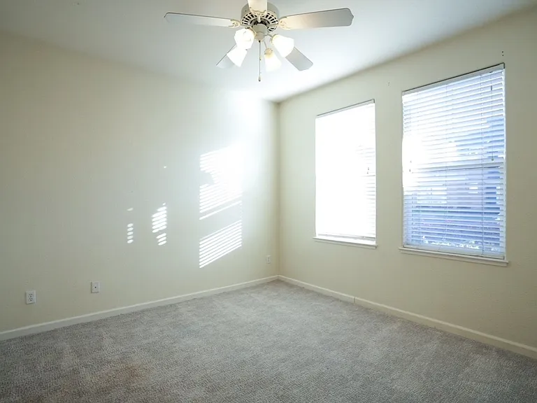 2225 Alysheba Ct — Photo 3