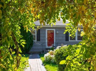 36 Cocks Ln, Locust Valley, NY 11560