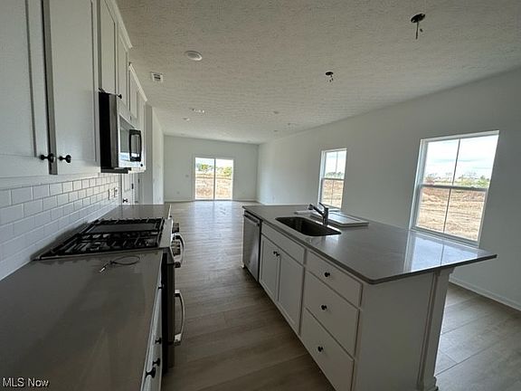 2nd image of 415 Honeycrisp Dr NE