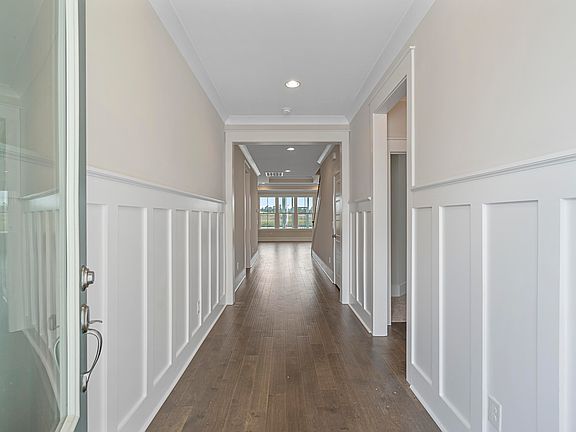 2nd image of 105 Phillips Park St