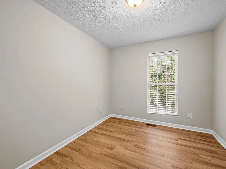2754 Valley Green Dr — Photo 18