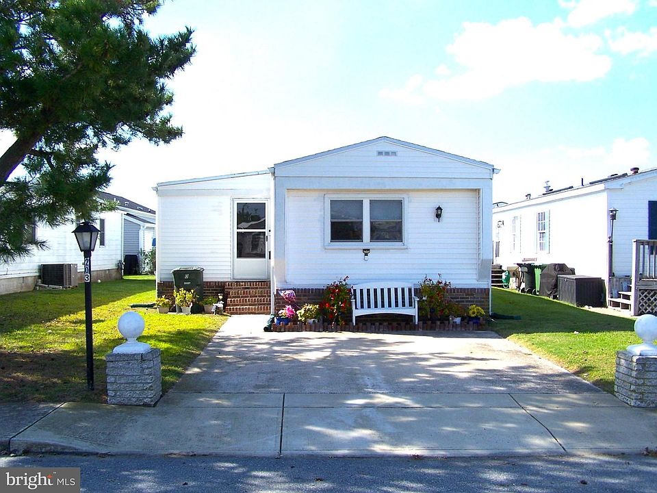 1st image of 203 Clam Shell Rd