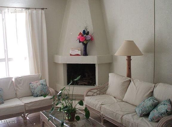 3rd image of 268 Laguna Dr W